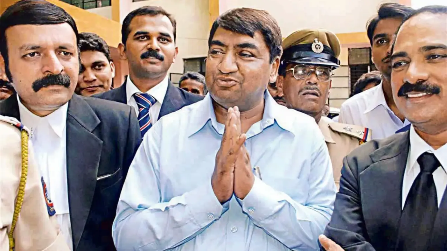 Abdul Karim Telgi Scam: India’s Biggest Counterfeit Stamp Fraud That Shook the Nation Abdul Karim Telgi in court during India’s stamp paper scam trial