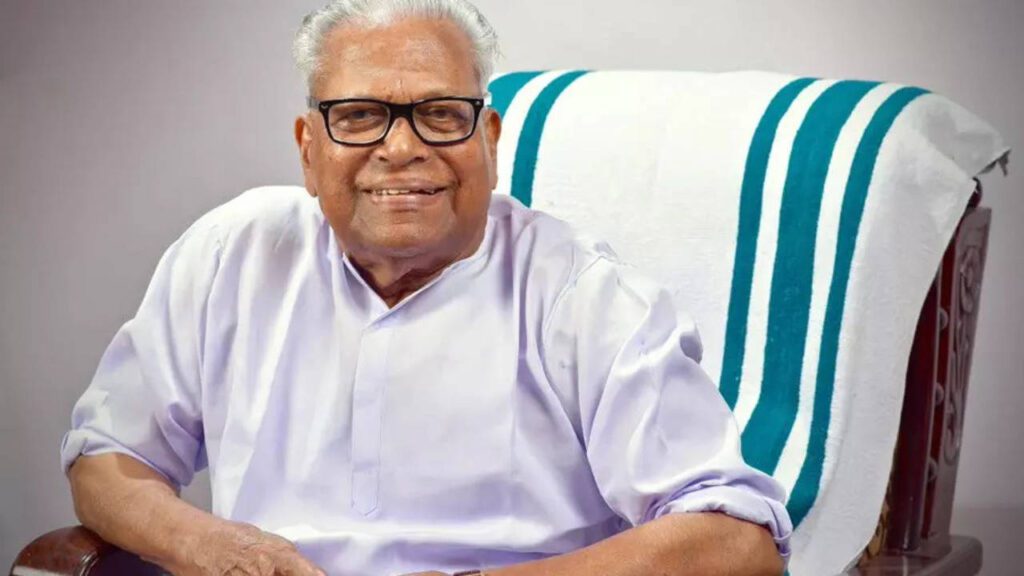 V.S. Achuthanandan Passes Away: Kerala Bids Farewell to a Revolutionary Leader V.S. Achuthanandan addressing a crowd during his tenure as Kerala Chief Minister