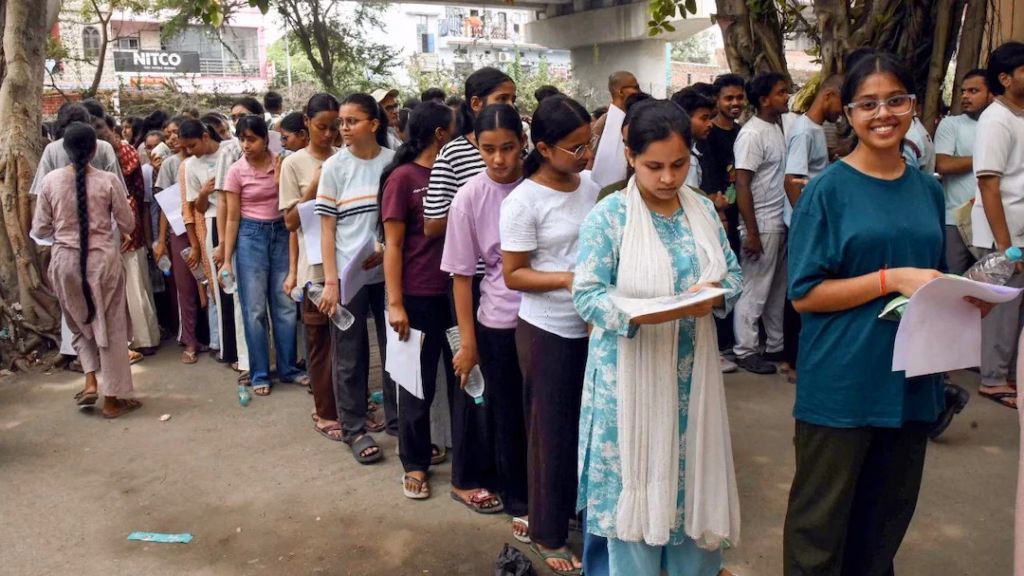 NEET Re-Exam LIVE: 22 Lakh Students, 5,440 Centres — What NEET Aspirants Said As Exam Ends